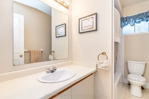 40 Cranmore Court Brampton ON L6Z 2Z8