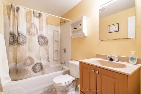 40 Cranmore Court Brampton ON L6Z 2Z8