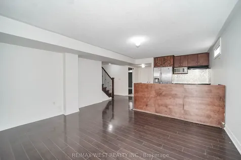 23 Vespahills Crescent Brampton ON L6P 2V2