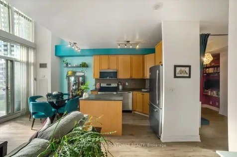 220 Burnhamthorpe Road W Mississauga ON L5B 4N4