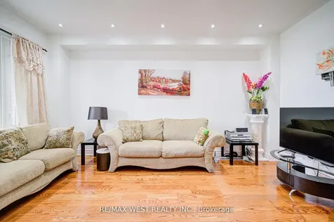 12 Eaglefield Gate Brampton ON L7A 3S2