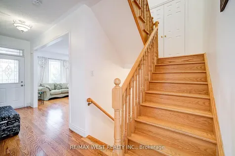 12 Eaglefield Gate Brampton ON L7A 3S2