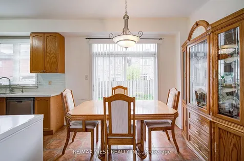 12 Eaglefield Gate Brampton ON L7A 3S2