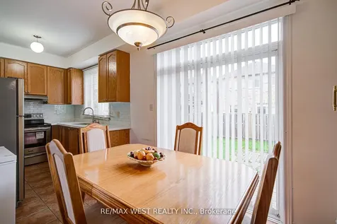 12 Eaglefield Gate Brampton ON L7A 3S2