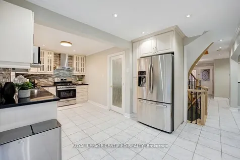 111 Letty Avenue Brampton ON L6Y 5E1