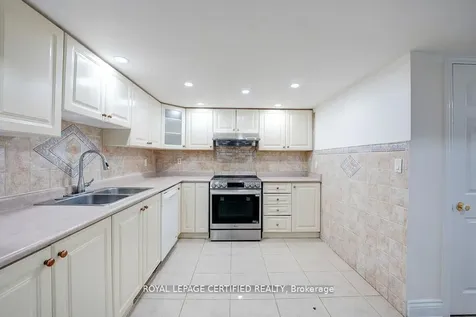 111 Letty Avenue Brampton ON L6Y 5E1