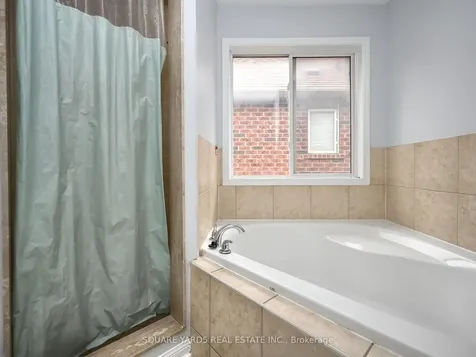 19 Penstock Street Street S Brampton ON L6P 2J6