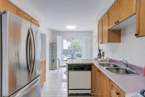 61 Cedarwood Crescent Brampton ON L6X 4J9