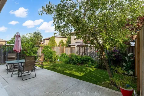 61 Cedarwood Crescent Brampton ON L6X 4J9