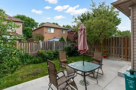 61 Cedarwood Crescent Brampton ON L6X 4J9