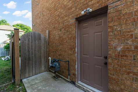 61 Cedarwood Crescent Brampton ON L6X 4J9