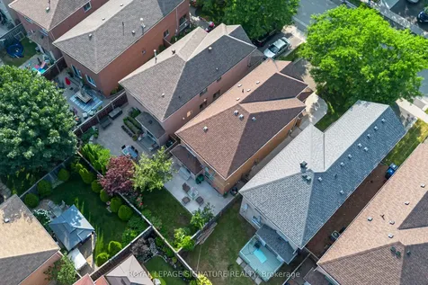 61 Cedarwood Crescent Brampton ON L6X 4J9