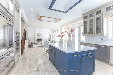 24 Buttonwood Road Brampton ON L6P 4J8