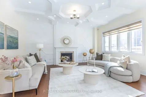 24 Buttonwood Road Brampton ON L6P 4J8