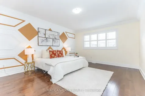 24 Buttonwood Road Brampton ON L6P 4J8