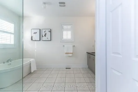 24 Buttonwood Road Brampton ON L6P 4J8