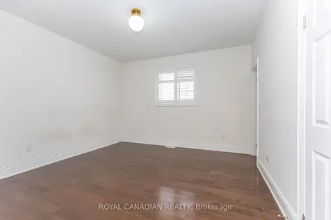 24 Buttonwood Road Brampton ON L6P 4J8