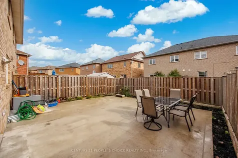 25 Trumpet Valley Boulevard Brampton ON L7A 3P4