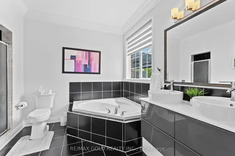 36 Slipneedle Street Brampton ON L6S 6L5