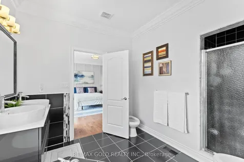 36 Slipneedle Street Brampton ON L6S 6L5