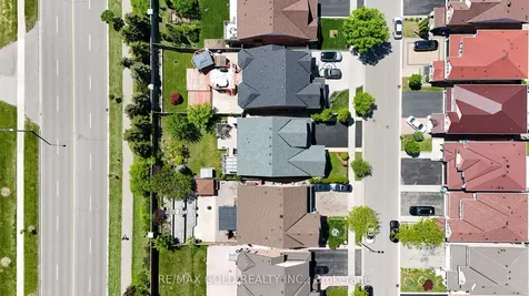 36 Slipneedle Street Brampton ON L6S 6L5