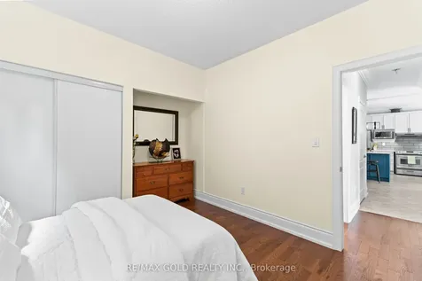 36 Slipneedle Street Brampton ON L6S 6L5