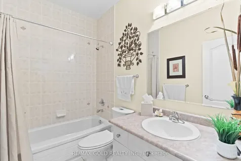 36 Slipneedle Street Brampton ON L6S 6L5