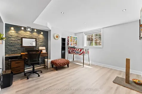 36 Slipneedle Street Brampton ON L6S 6L5