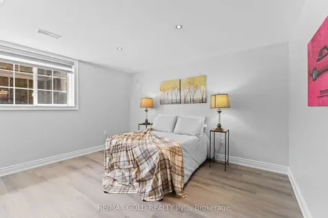 36 Slipneedle Street Brampton ON L6S 6L5