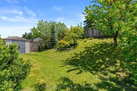 36 Slipneedle Street Brampton ON L6S 6L5