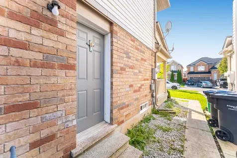 29 Dalia Street Brampton ON L6X 0L2