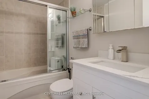 15 Hasting Square Brampton ON L6S 2N8