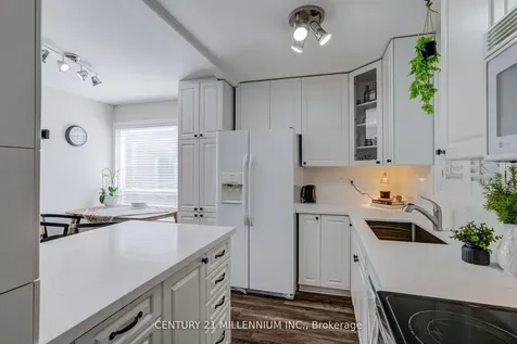 15 Hasting Square Brampton ON L6S 2N8