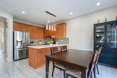 6 Foxhollow Road Brampton ON L7A 1M3