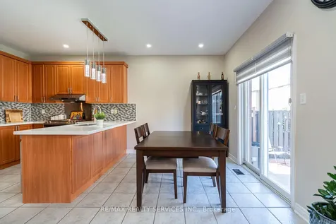 6 Foxhollow Road Brampton ON L7A 1M3