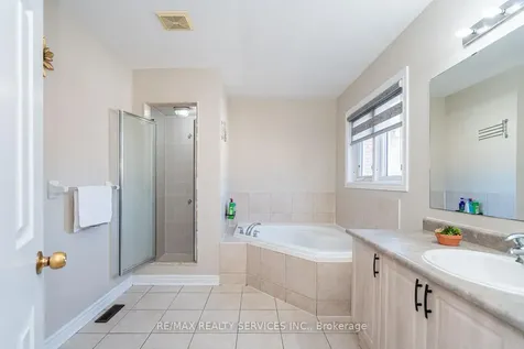 6 Foxhollow Road Brampton ON L7A 1M3