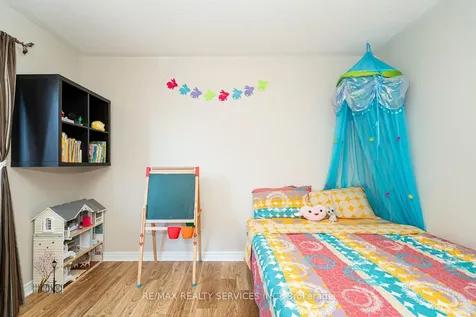 6 Foxhollow Road Brampton ON L7A 1M3