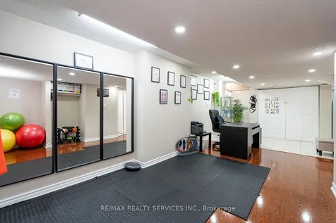 6 Foxhollow Road Brampton ON L7A 1M3