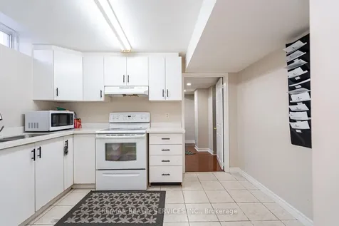 6 Foxhollow Road Brampton ON L7A 1M3