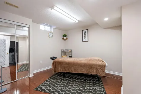 6 Foxhollow Road Brampton ON L7A 1M3