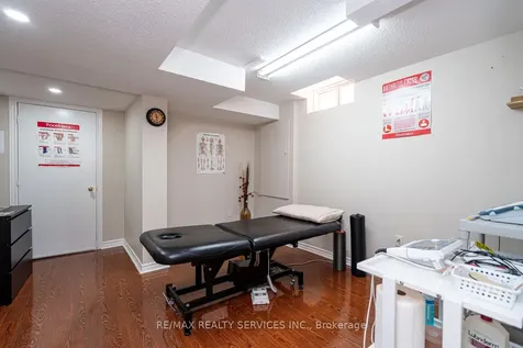 6 Foxhollow Road Brampton ON L7A 1M3