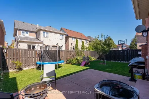 6 Foxhollow Road Brampton ON L7A 1M3