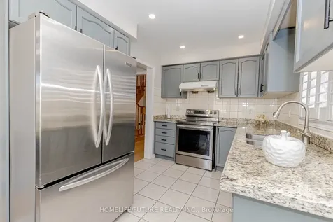 137 Zia Dodda Crescent Brampton ON L6P 1J3