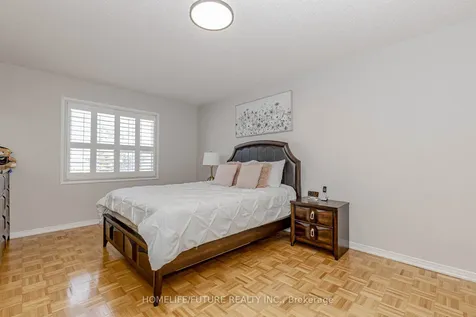 137 Zia Dodda Crescent Brampton ON L6P 1J3