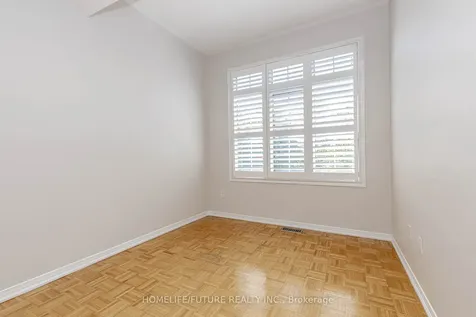 137 Zia Dodda Crescent Brampton ON L6P 1J3