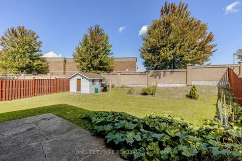 137 Zia Dodda Crescent Brampton ON L6P 1J3