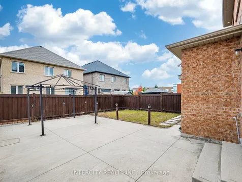 27 Exton Road Brampton ON L6X 5M8