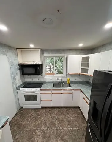 93 Greenbriar Road Brampton ON L6S 2A4