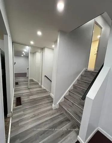 93 Greenbriar Road Brampton ON L6S 2A4