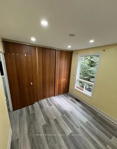 93 Greenbriar Road Brampton ON L6S 2A4